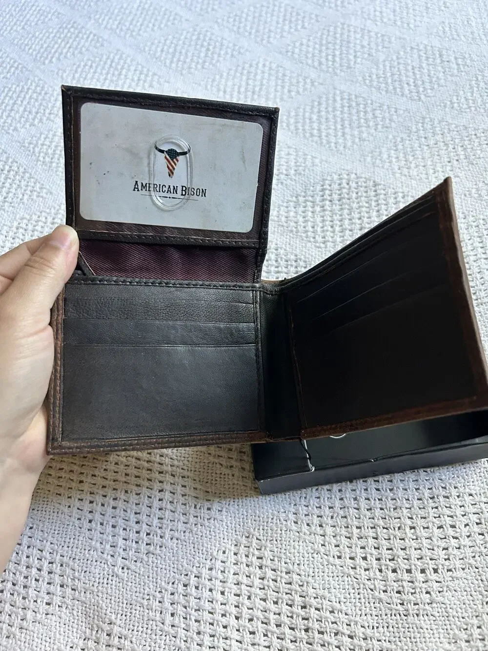 American Bison Men's Leather Bifold Wallet Brown NIB